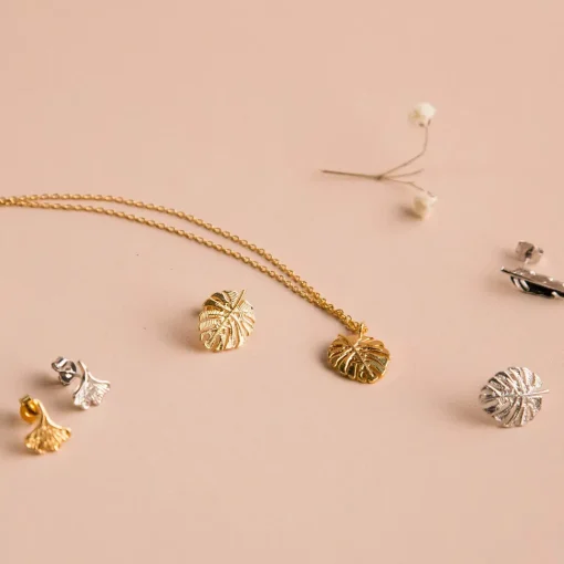 Necklace Monstera Leaf